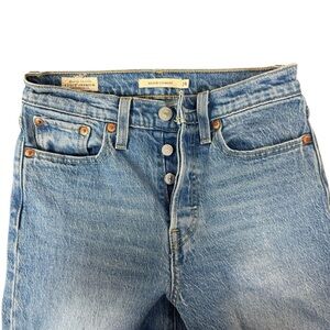 Levis Wedgie Straight Size 24x28 Pre loved condition with Big L Light Blue